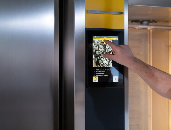 MIWE roll-in 2022 Connectivity Features