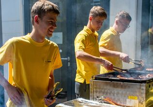 MIWE Azubis grillen für einen guten Zweck