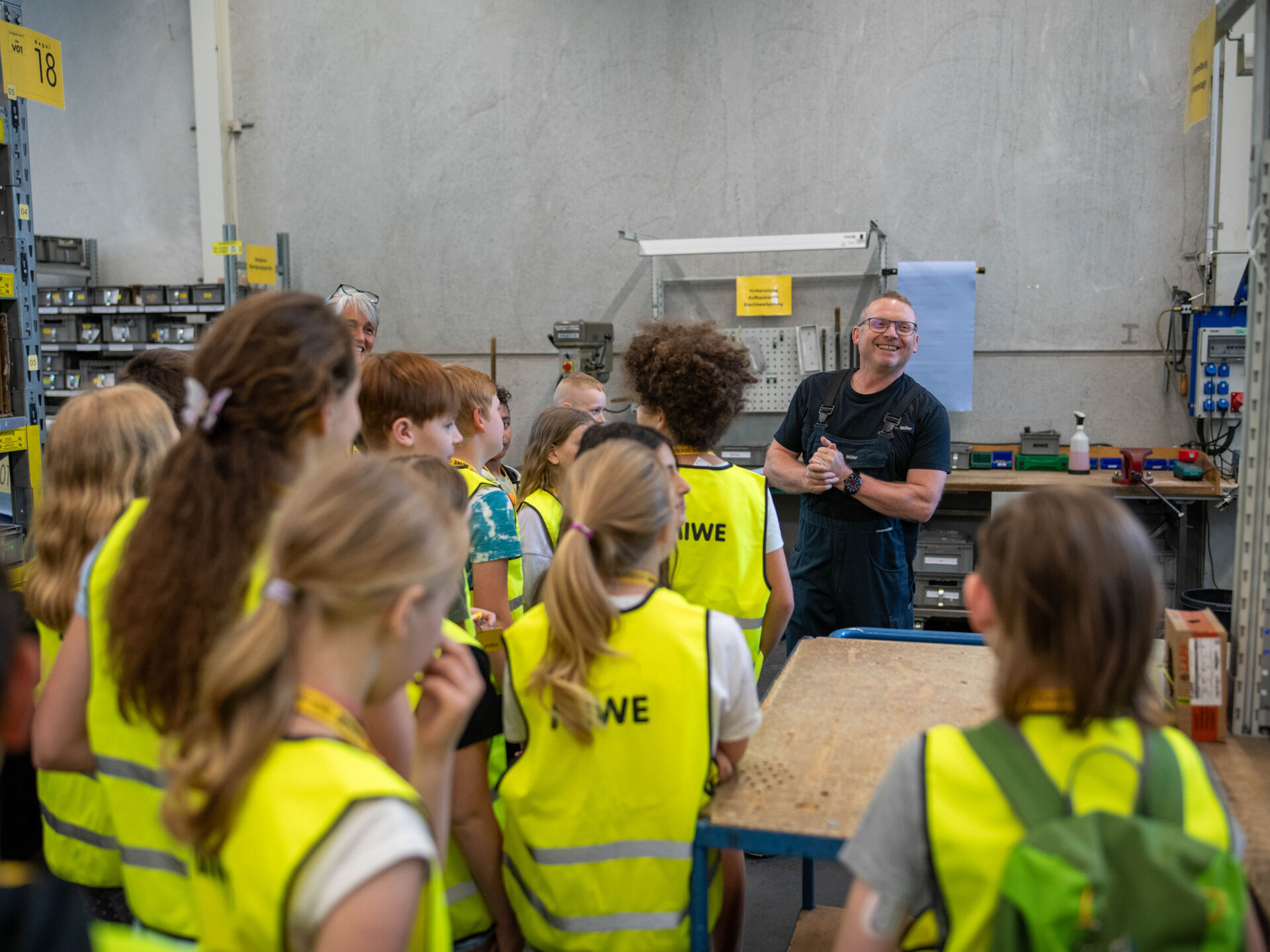 Meiningens Grundschüler auf Entdeckungstour bei MIWE