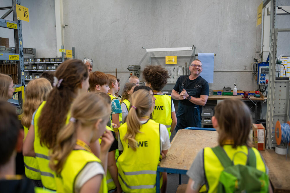 Meiningens Grundschüler auf Entdeckungstour bei MIWE