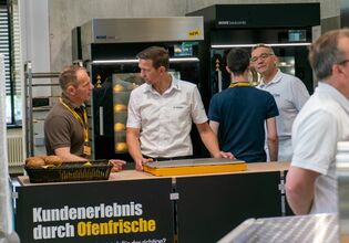 Technical discussions about in-store baking at the MIWE expo