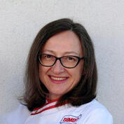 Lara Schütz, Romania