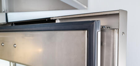 Steam-proof door seal