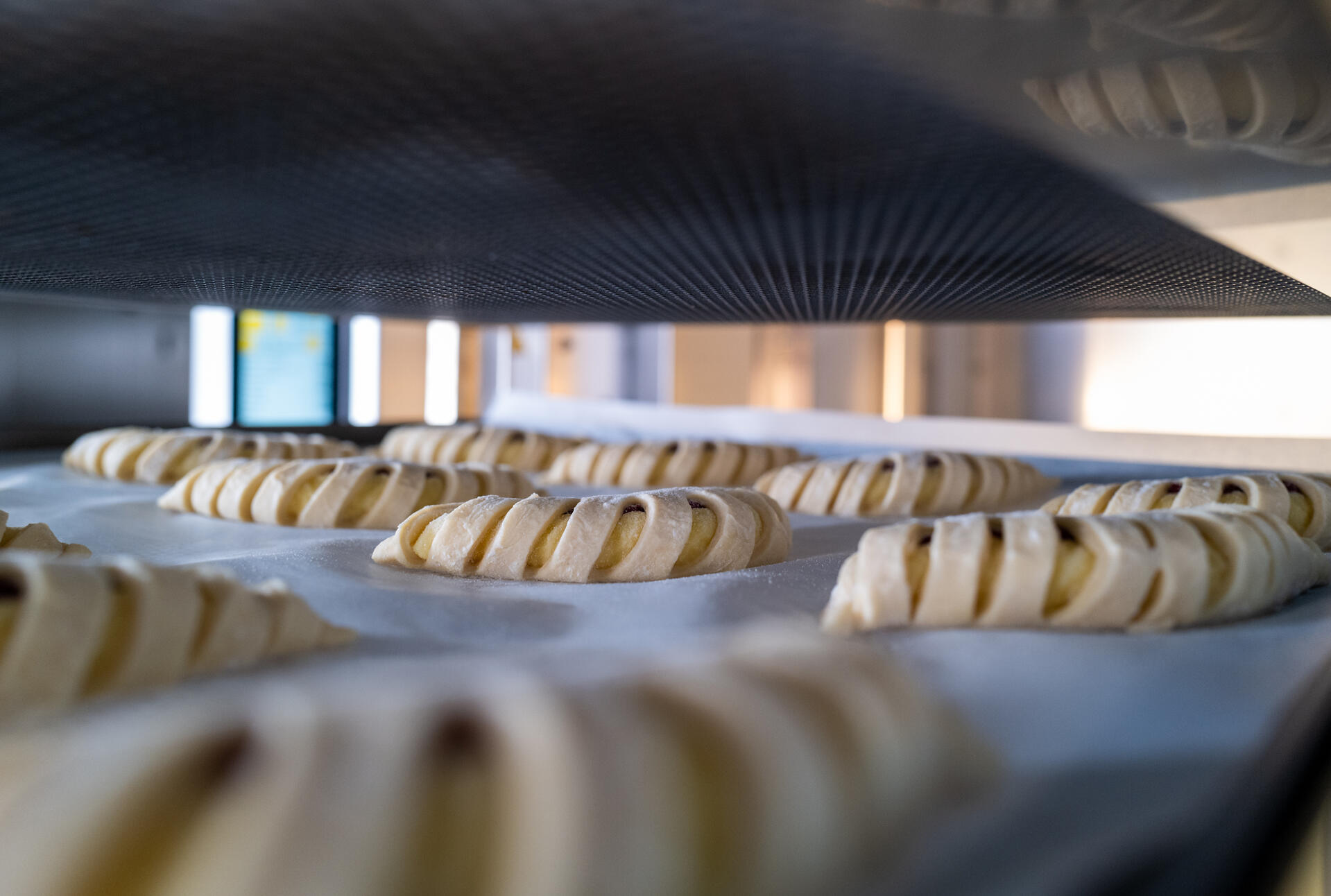 MIWE frozen dough piece baking